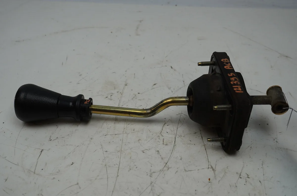 Levier de vitesses Peugeot 206 3-5 portes (2A-C) 1.9 d (1998-2001) 5 portes occasion