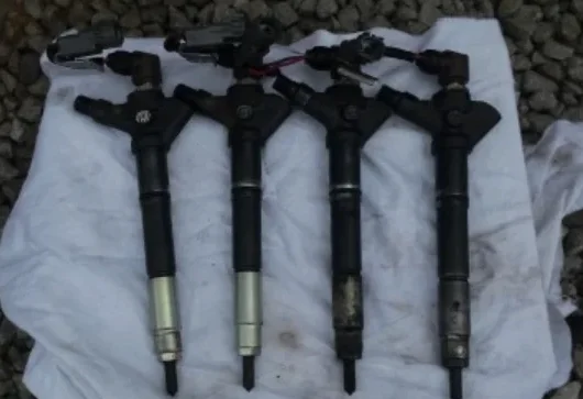 Lot De 4 Injecteurs Toyota Rav4 2 2 D 23670 26020