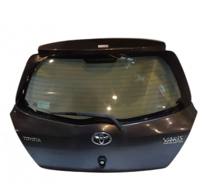MALLE / HAYON / COFFRE TOYOTA YARIS 670050D160