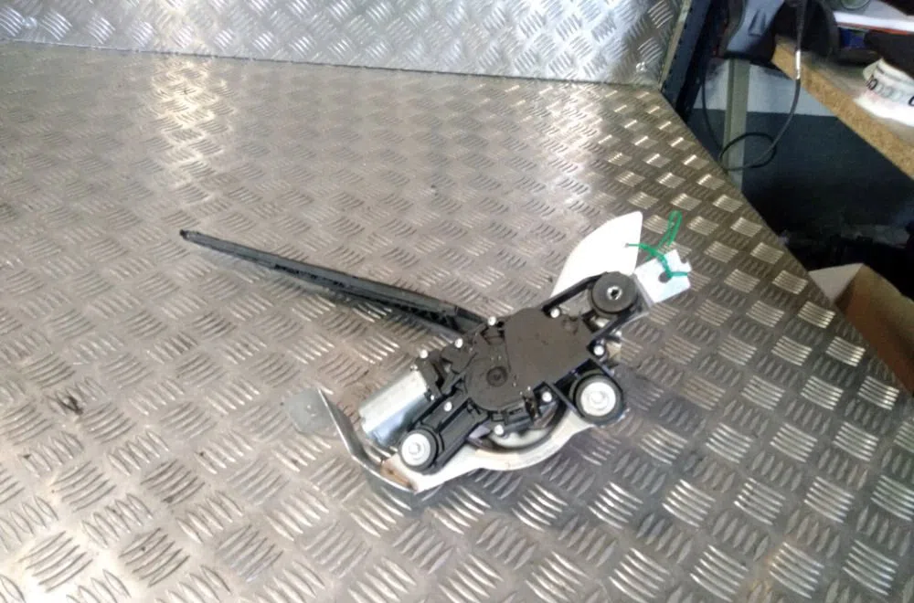 Mecanisme essuie-glace arrière Ford FIESTA VI (CB1, CCN) 1.6 tdci (2008-2012) occasion