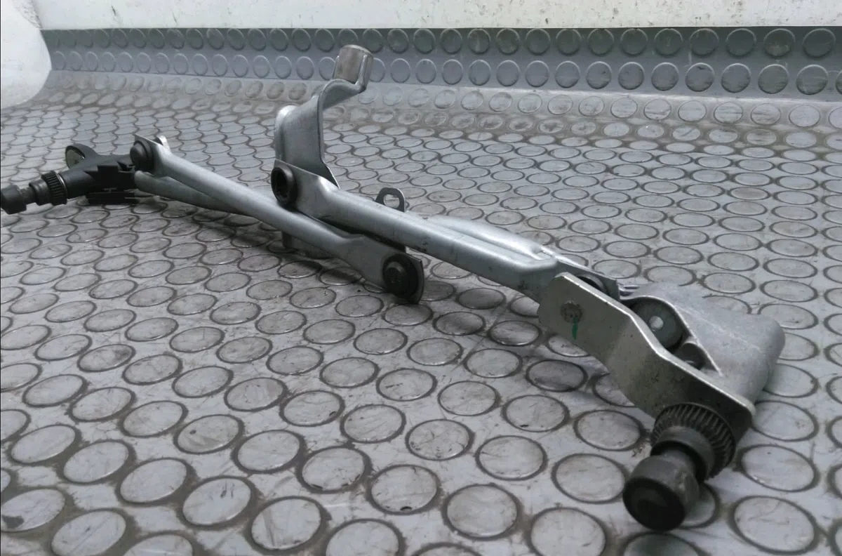 Mecanisme essuie-glace avant Bmw 1 (E87) 116 d (2009-2011) occasion