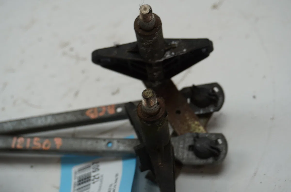 Mecanisme essuie-glace avant Peugeot 205 II (20A-C) 1.7 diesel (1987-1998) occasion