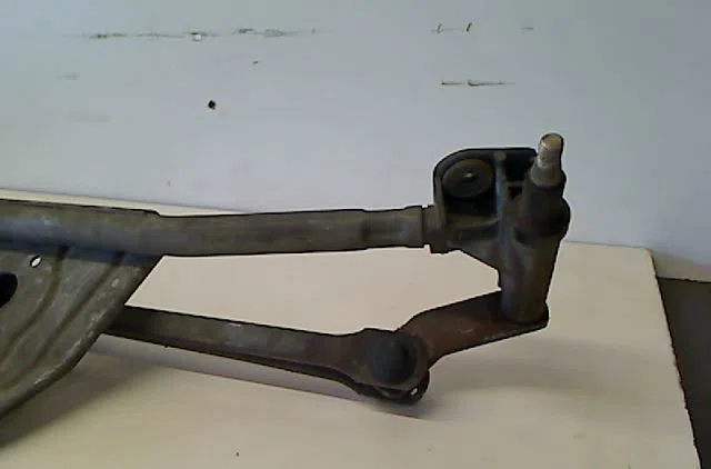 Mecanisme essuie-glace avant Peugeot 605 (6B) 2.1 turbo diesel (1989-1999) occasion