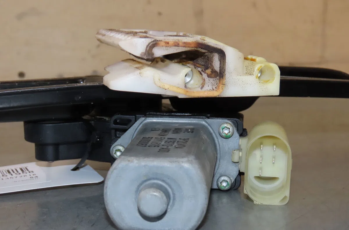 Mecanisme leve-glace arrière droit Bmw 1 (F20) 114 d (2012-2015) occasion