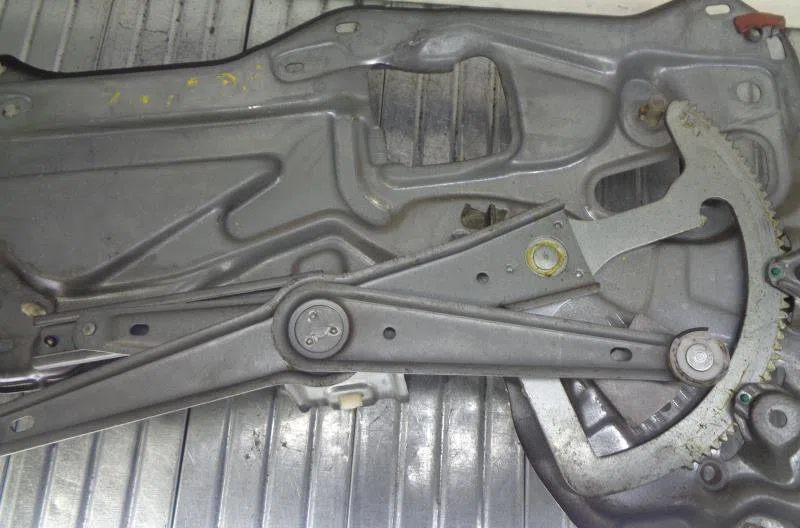 Mecanisme leve-glace arrière droit RENAULT LAGUNA 1 PHASE 1 occasion
