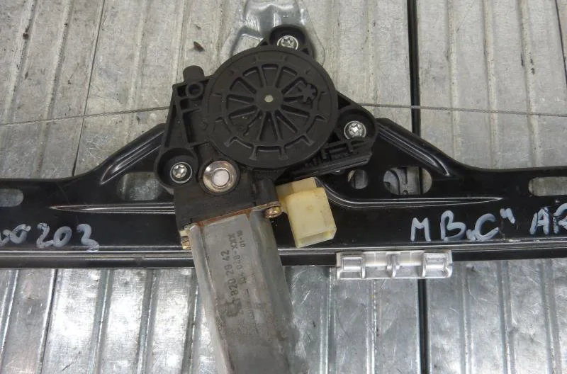 Mecanisme leve-glace arrière gauche MERCEDES CLASSE C 203 PHASE 1 occasion