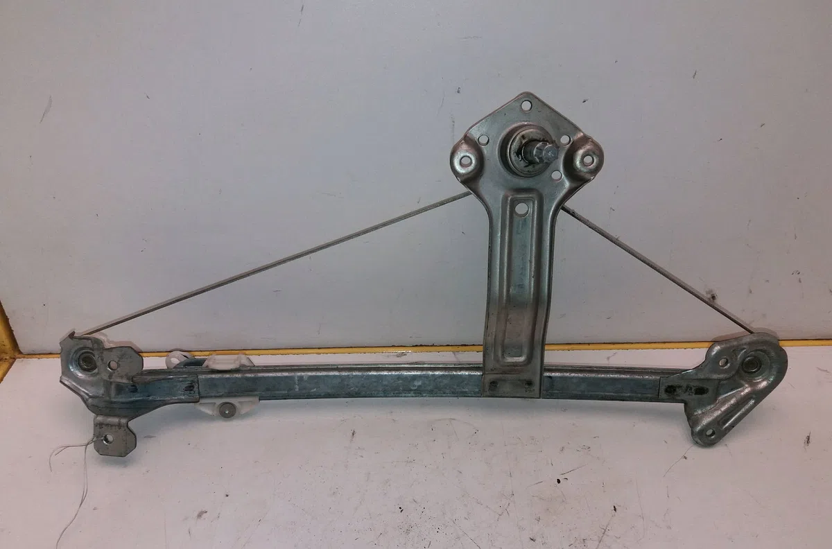 Mecanisme leve-glace arrière gauche Opel CORSA C (X01) 1.0 (f08, f68) (2000-2003) occasion
