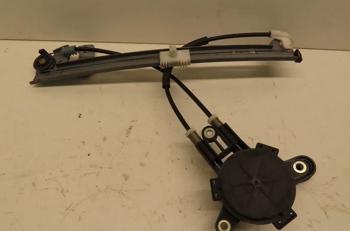 Mecanisme leve-glace arrière gauche Peugeot 106 I (1A, 1C) 1.1 (1991-1996) occasion