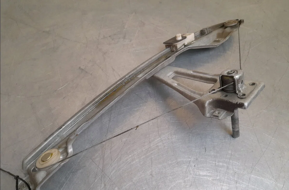 Mecanisme leve-glace arrière gauche Renault CLIO III (BR0-1, CR0-1) 1.5 dci (c-br0g, c-br1g) (2005-2012) 5 portes occasi