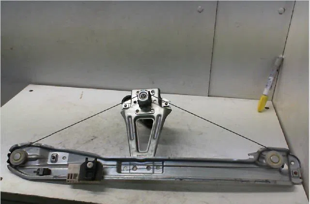 Mecanisme leve-glace arrière gauche RENAULT CLIO III Phase 1 09-2005--03-2009 1.2 TCE 16v 100ch occasion