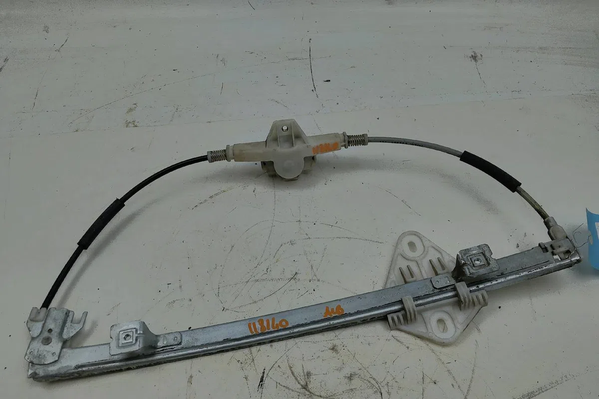 Mecanisme leve-glace arrière gauche Renault MEGANE I Break (KA0-1_) 1.4 16v (ka0d, ka1h, ka0w, ka10) (1999-2003) occasio