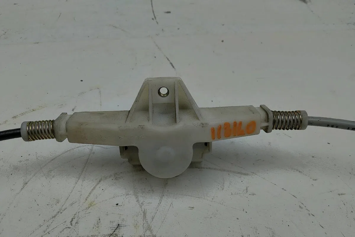 Mecanisme leve-glace arrière gauche Renault MEGANE I Break (KA0-1_) 1.4 16v (ka0d, ka1h, ka0w, ka10) (1999-2003) occasio