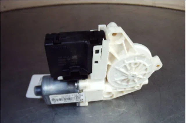 Mecanisme leve-glace arrière gauche Renault MEGANE III Grandtour (KZ0-1) 1.5 dci (kz09, kz0d, kz1g, kz29, kz14, kz1w, kz
