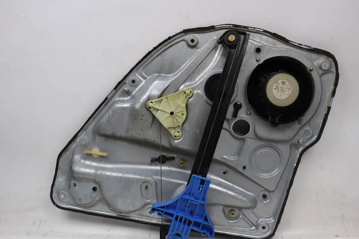 Mecanisme leve-glace arrière gauche Volkswagen GOLF IV (1J1) 1.6 (1997-2004) occasion