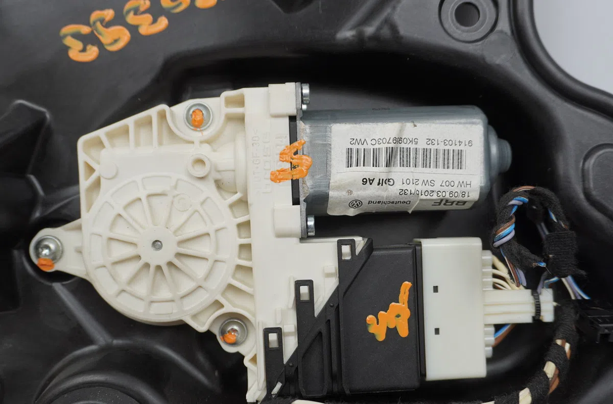 Mecanisme leve-glace arrière gauche Volkswagen GOLF VI (5K1) 1.6 tdi (2009-2012) 5 portes occasion