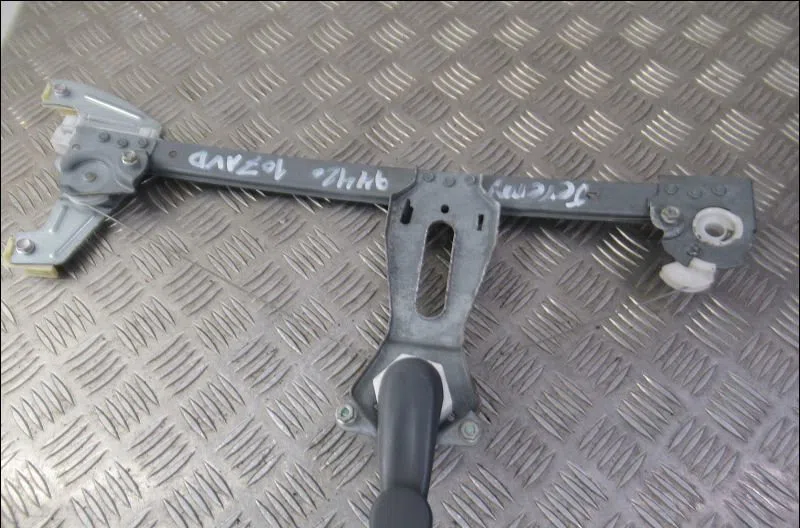Mécanisme lève-glace avant droit Peugeot 107 (PM_, PN_) 1.0 (2005-2014) 3 portes occasion