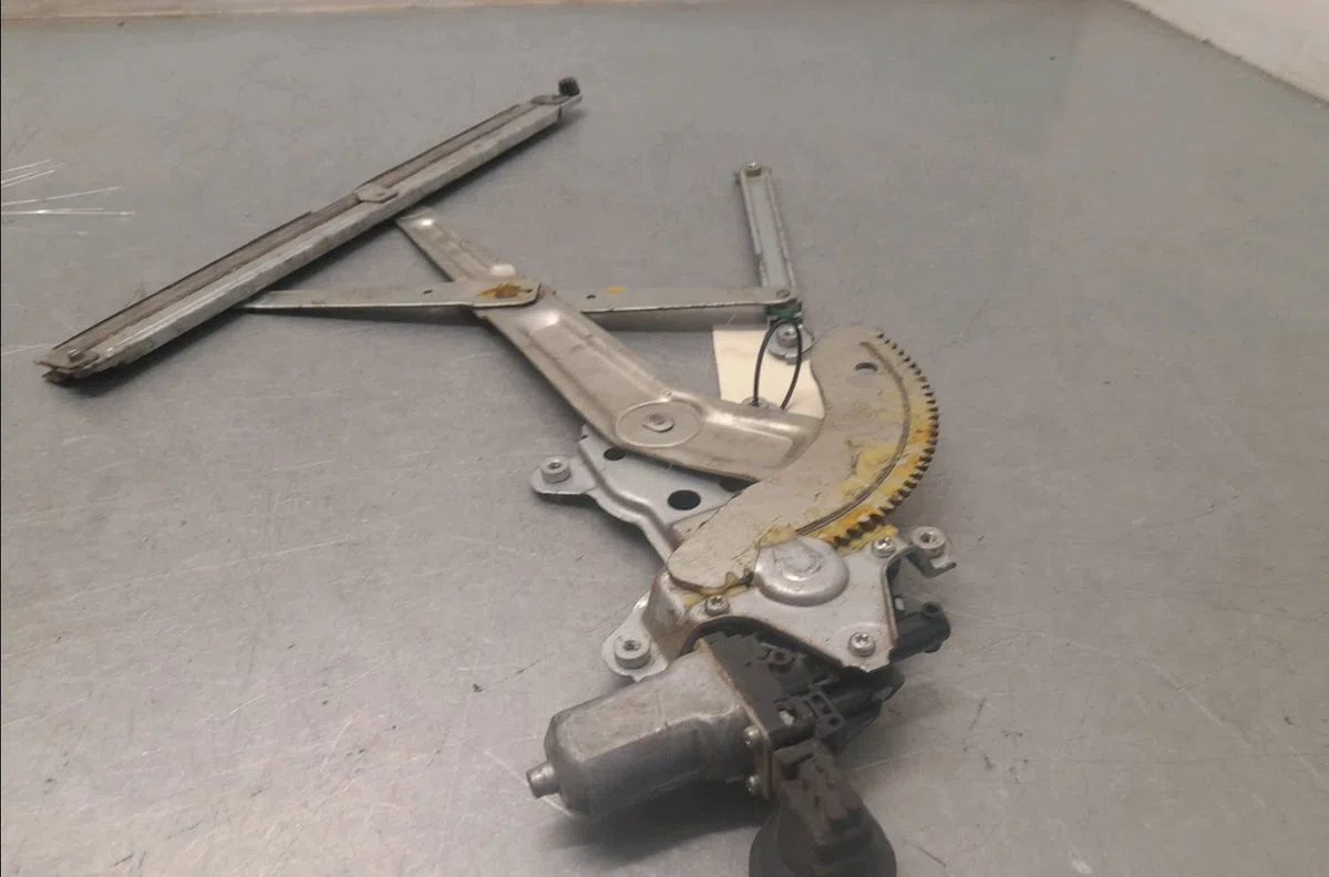 Mécanisme lève-glace avant droit SUZUKI SWIFT III occasion