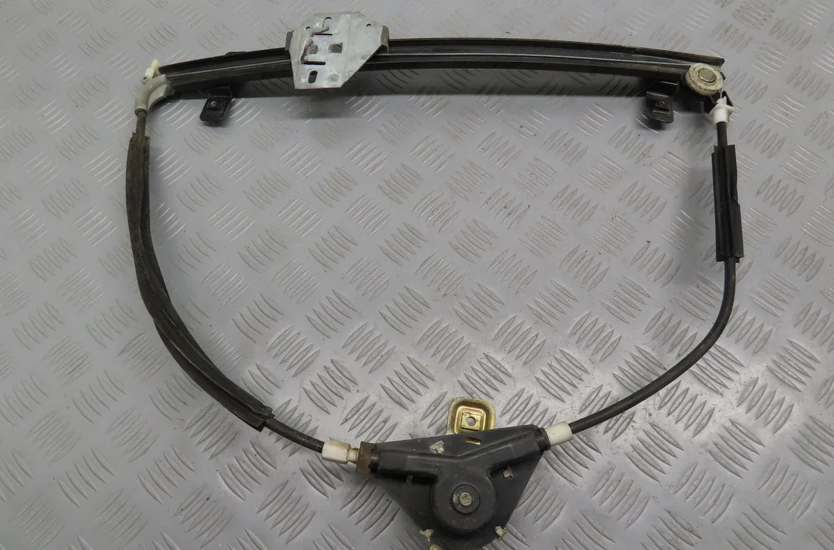 Mécanisme lève-glace avant droit Volkswagen GOLF II (19E, 1G1) 1.8 (1986-1990) occasion