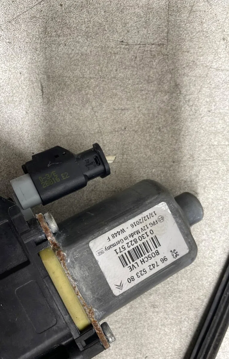 Mécanisme lève-glace avant gauche Citroen C4 CACTUS 1.2 vti 82 (2014) 5 portes occasion
