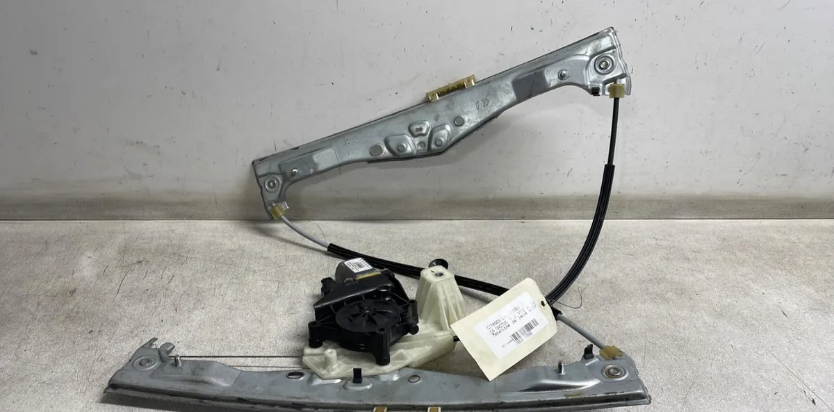 Mécanisme lève-glace avant gauche Citroen C4 CACTUS 1.2 vti 82 (2014) 5 portes occasion
