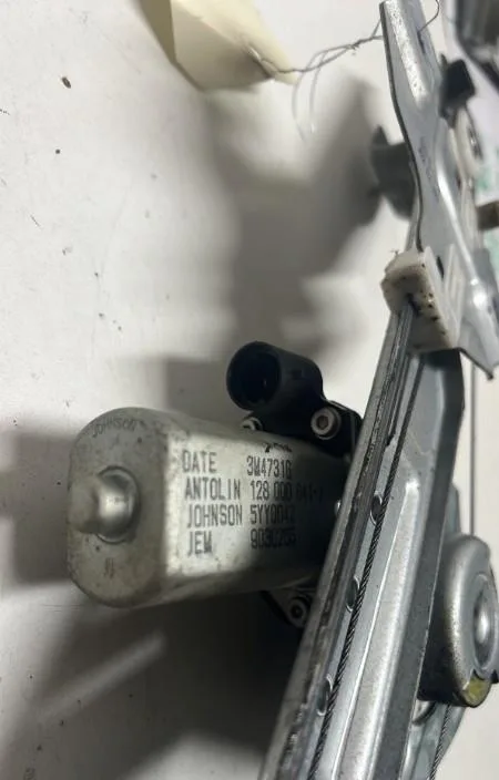 Mécanisme lève-glace avant gauche Dacia DUSTER (HS_) 1.5 dci (hsmc) (2010-2018) occasion