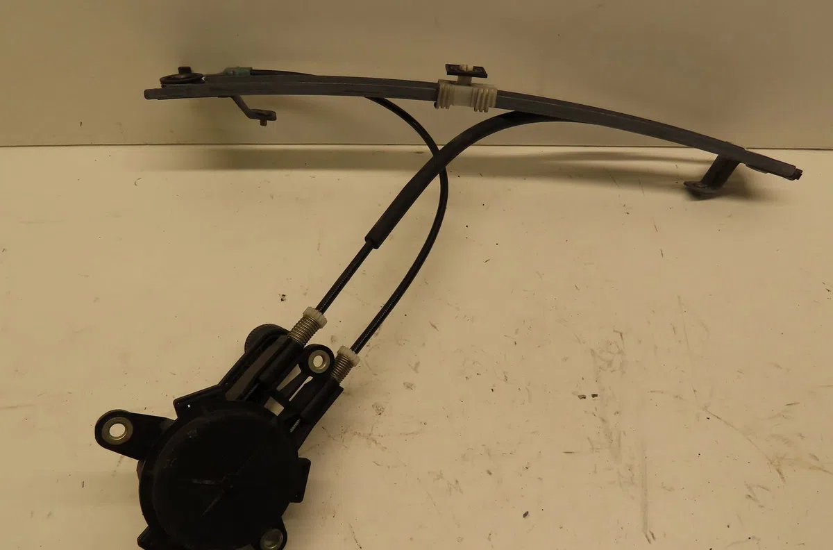 Mécanisme lève-glace avant gauche Peugeot 106 I (1A, 1C) 1.1 (1991-1996) occasion