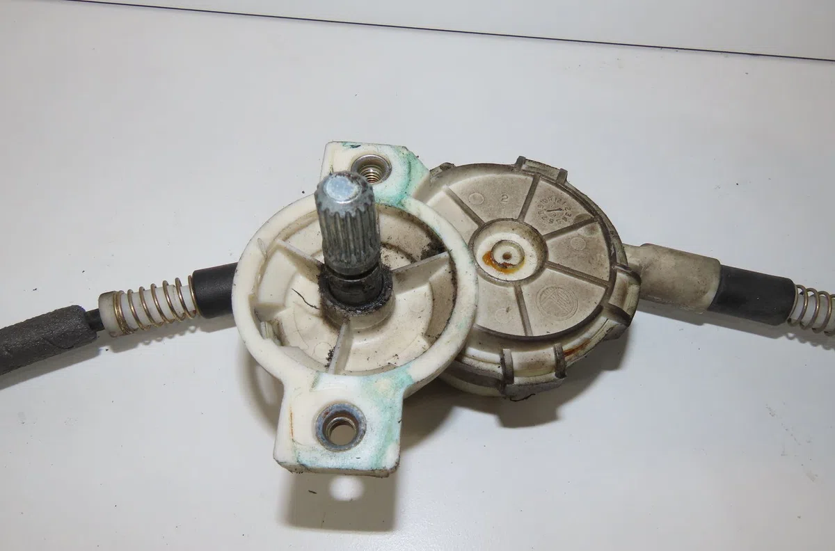 Mécanisme lève-glace avant gauche Renault CLIO I (B-C57_, 5-357_) 1.2 (b-c-s577) (1996-1996) occasion