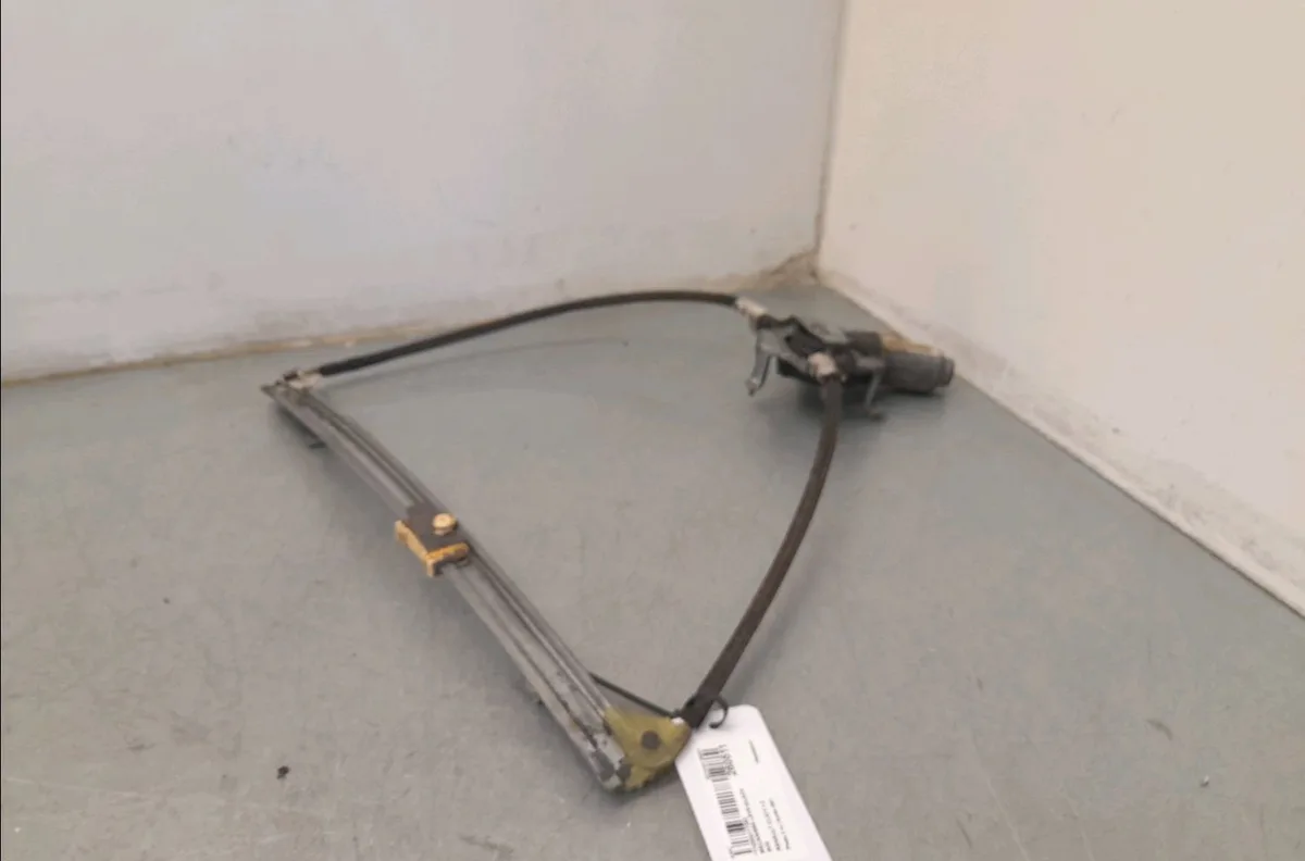 Mécanisme lève-glace avant gauche Renault CLIO II (BB_, CB_) 1.2 (bb0a, bb0f, bb10, bb1k, bb28, bb2d, bb2h, cb0a,... (19