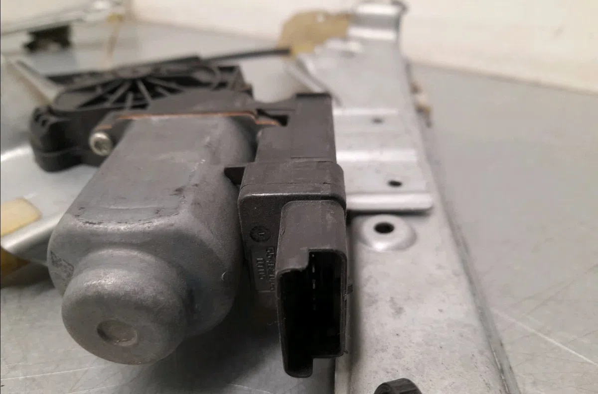 Mécanisme lève-glace avant gauche Renault CLIO III (BR0-1, CR0-1) 1.5 dci (br17, cr17) (2005-2012) 5 portes occasion