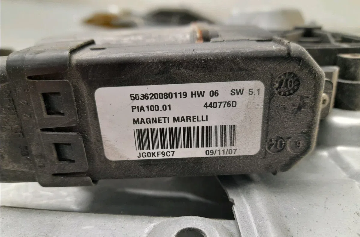 Mécanisme lève-glace avant gauche Renault CLIO III (BR0-1, CR0-1) 1.5 dci (br17, cr17) (2005-2012) 5 portes occasion