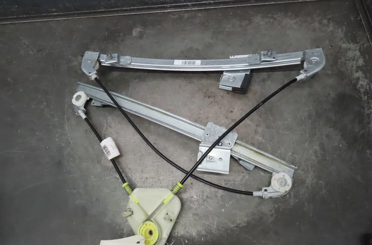 Mécanisme lève-glace avant gauche Volkswagen POLO (9N_, 9A_) 1.4 tdi (2001-2005) occasion