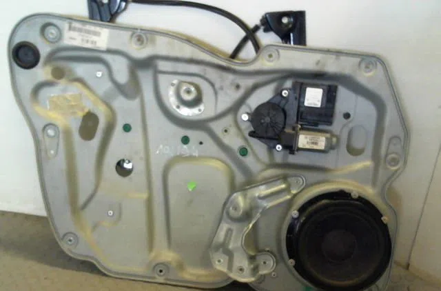 Mécanisme lève-glace avant gauche Volkswagen TOURAN (1T1, 1T2) 2.0 tdi (2003-2010) 5 portes occasion