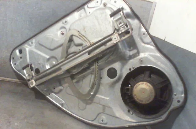 Mecanisme+moteur leve-glace ard FORD FOCUS 2004 occasion