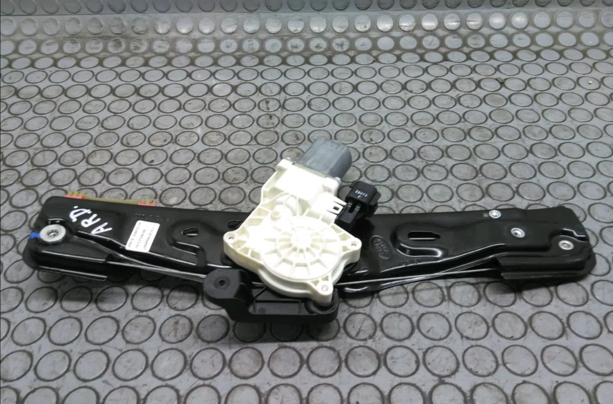 Mecanisme+moteur leve-glace ard LAND ROVER DISCOVERY SPORT 2015 occasion