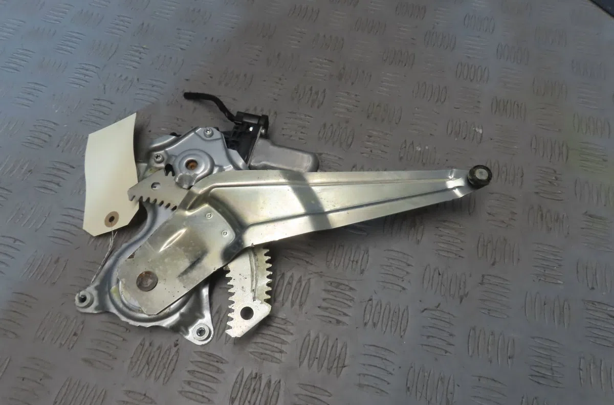 Mecanisme+moteur leve-glace ard SUZUKI SWIFT 2012 occasion