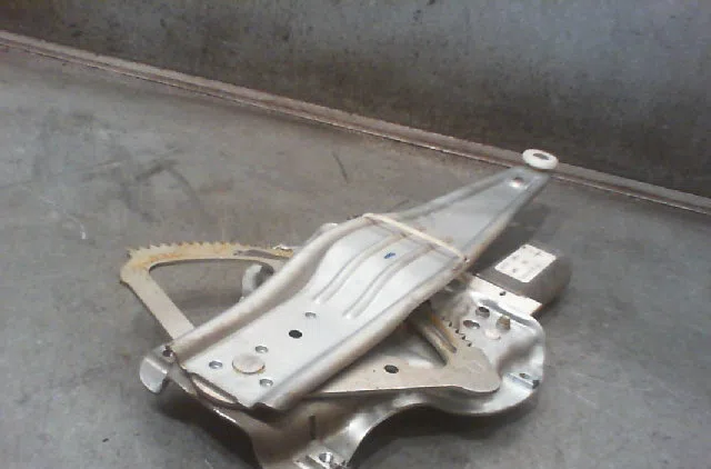 Mecanisme+moteur leve-glace ard TOYOTA AVENSIS 2004 occasion
