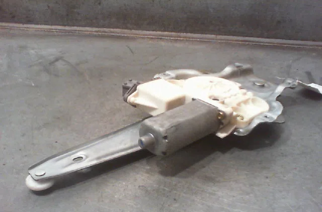 Mecanisme+moteur leve-glace ard TOYOTA AVENSIS 2004 occasion