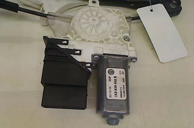 Mecanisme+moteur leve-glace ard VOLKSWAGEN JETTA III 2006 occasion