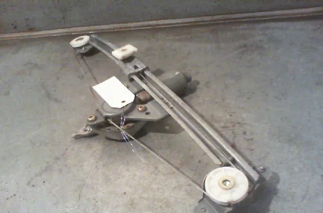 Mecanisme+moteur leve-glace arg MERCEDES CLASSE C 1996 occasion