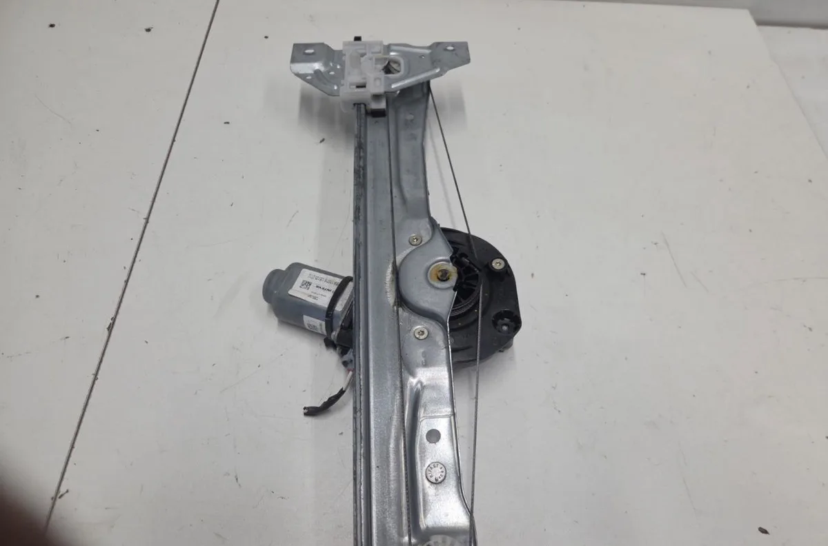 Mecanisme  moteur lève-glace avant droit AIXAM S8 CROSSLINE occasion