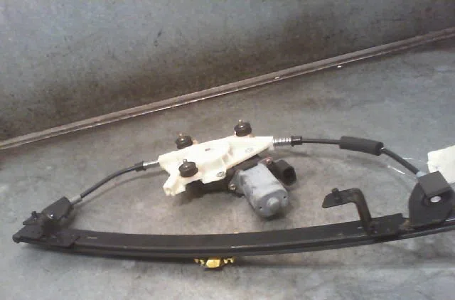 Mecanisme + moteur lève-glace avant droit ALFA ROMEO 156 2004 occasion