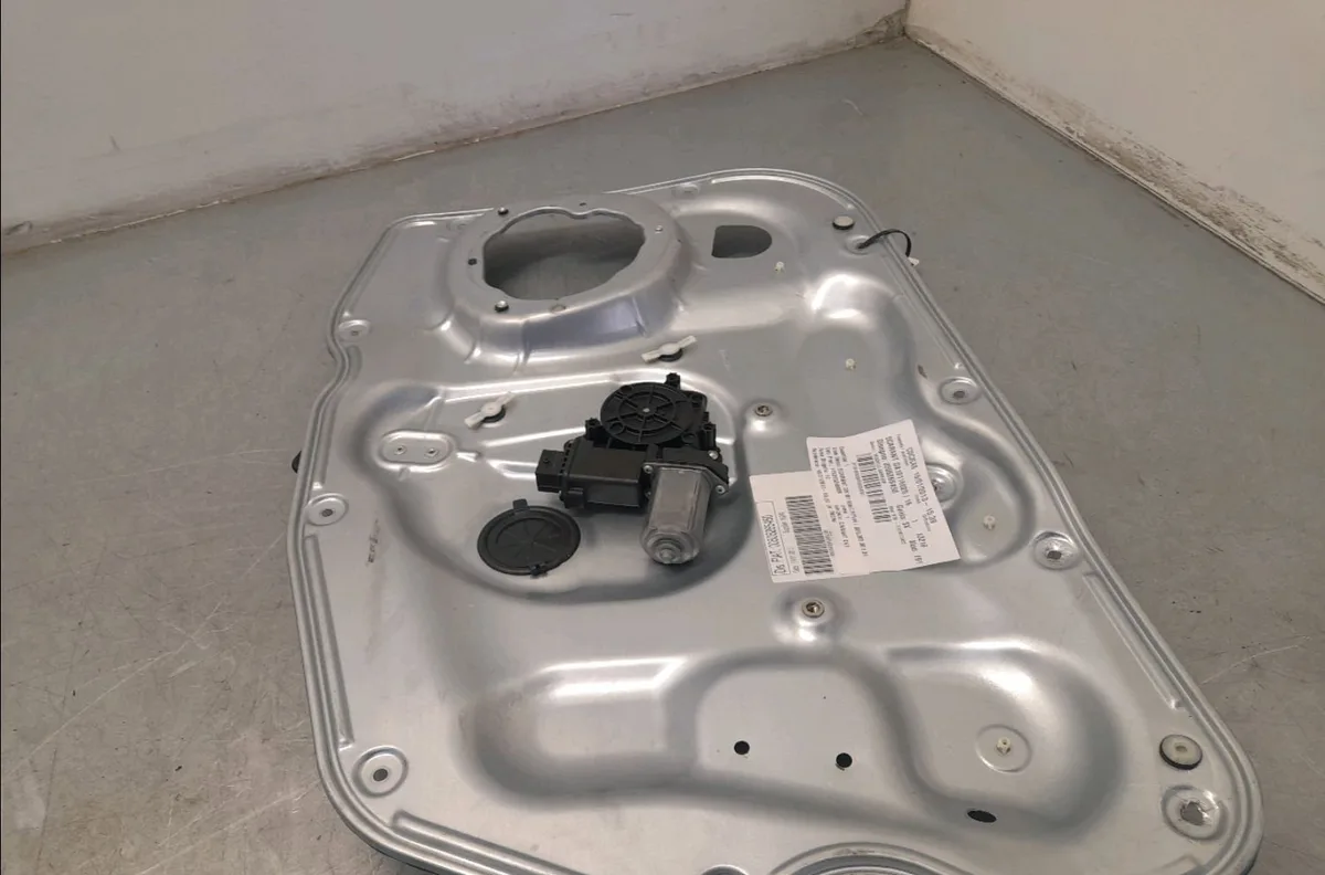 Mecanisme  moteur lève-glace avant droit Alfa romeo GIULIETTA (940_) 2.0 jtdm (940.fxl1a) (2010-2020) occasion