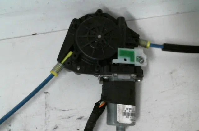 Mecanisme  moteur lève-glace avant droit Alfa romeo GT (937_) 2.0 jts (937cxh1a, 937cxh11) (2003-2010) occasion