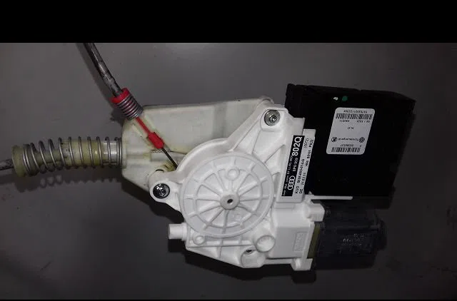 Mecanisme  moteur lève-glace avant droit AUDI A3 1.6 TDI E DPF - 105 - occasion
