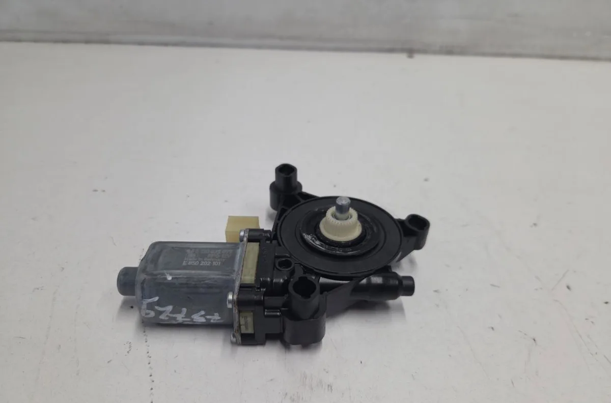 Mecanisme moteur lève-glace avant droit AUDI A3 4 SPORTBACK occasion