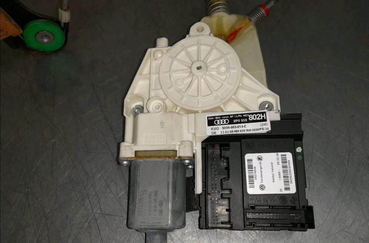 Mecanisme  moteur lève-glace avant droit Audi A3 (8P1) 1.9 tdi (2003-2010) 3 portes occasion