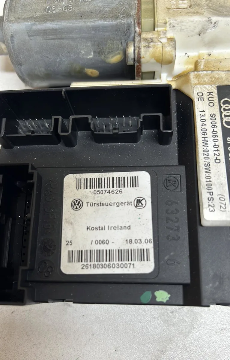 Mecanisme moteur lève-glace avant droit Audi A3 (8P1) 3.2 v6 quattro (2003-2009) 3 portes occasion
