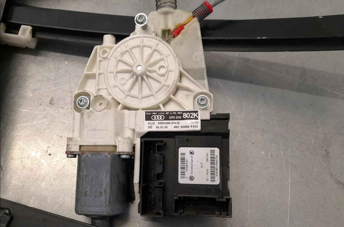 Mecanisme  moteur lève-glace avant droit Audi A3 Sportback (8PA) 2.0 tdi 16v (2004-2013) 5 portes occasion