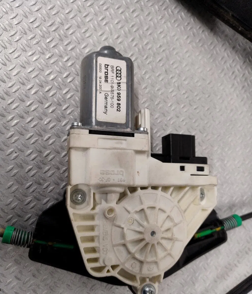 Mecanisme  moteur lève-glace avant droit AUDI A4 3  A4 3 AVANT PHASE 1 BREAK occasion