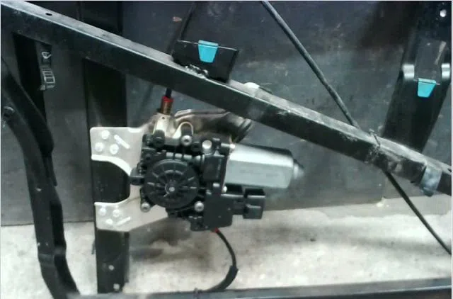 Mecanisme  moteur lève-glace avant droit Audi A6 C5 Avant (4B5) 2.5 tdi (1997-2005) occasion